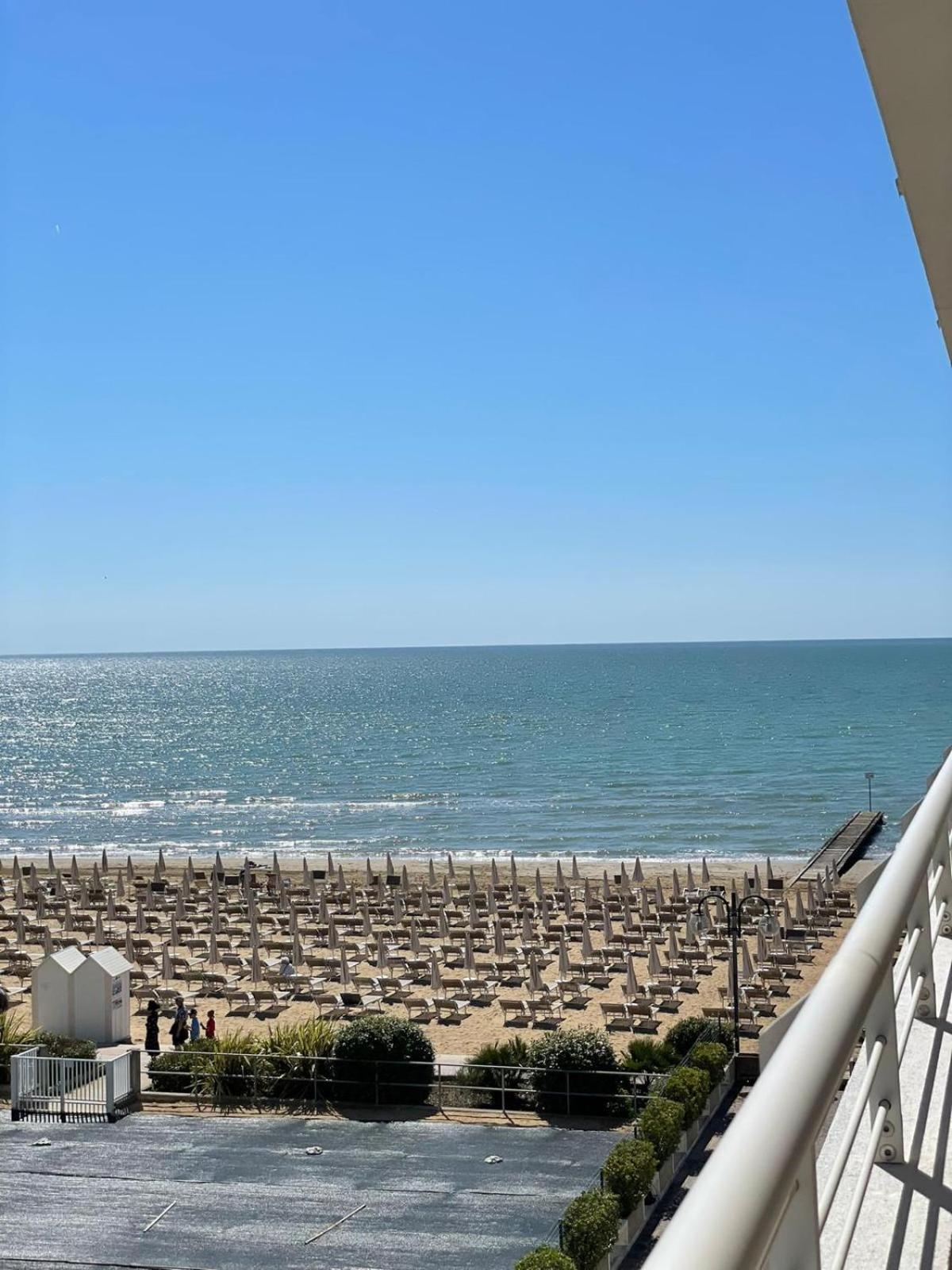 Residence Faro - Walterigato Apartments Solo Per Famiglie Лидо-ди-Езоло Экстерьер фото