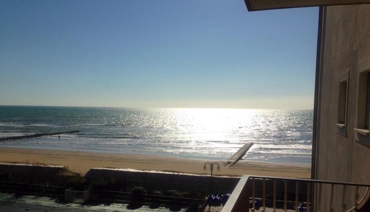 Residence Faro - Walterigato Apartments Solo Per Famiglie Лидо-ди-Езоло Экстерьер фото